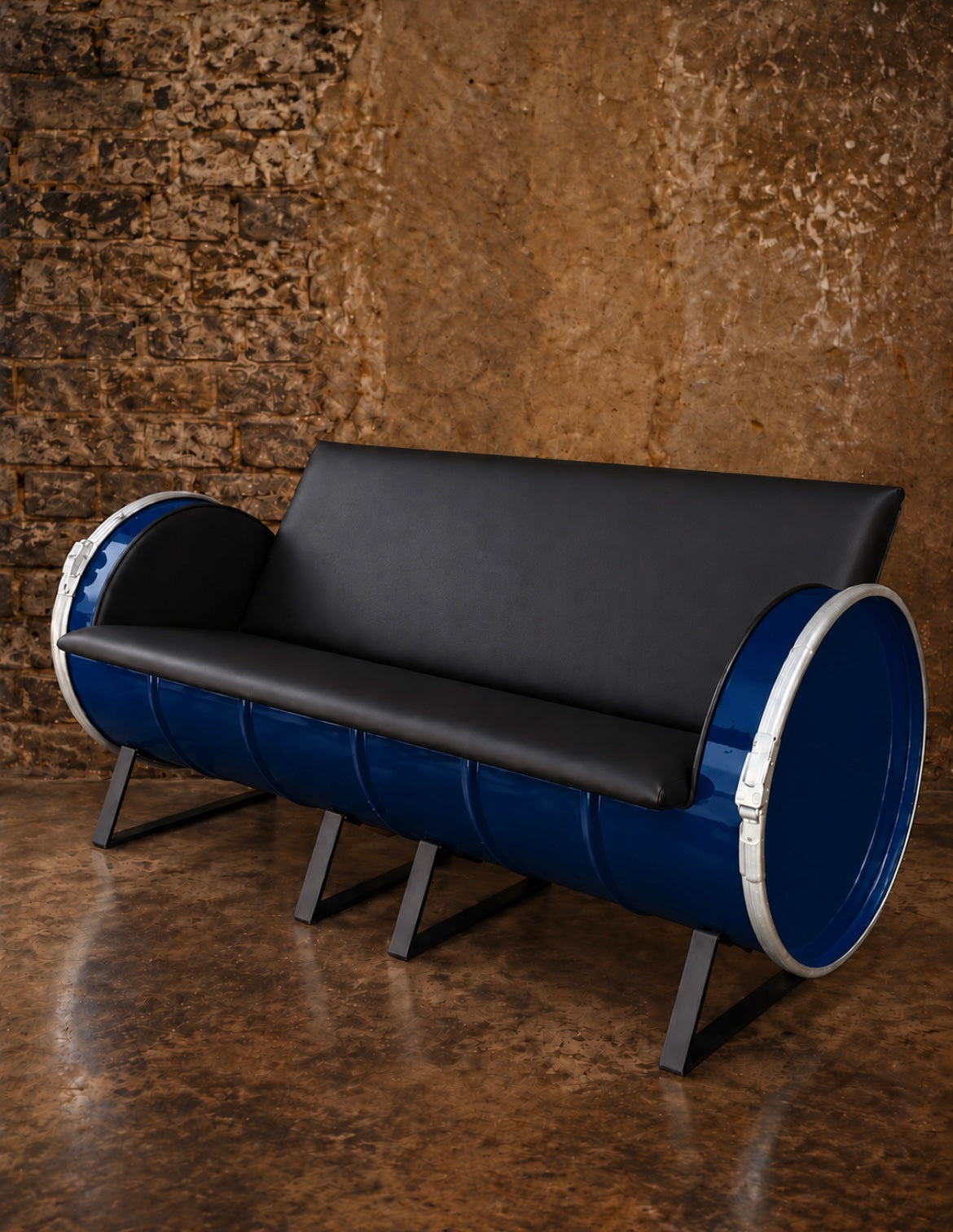 213L Ölfass-Couch lang in blau, Polsterung schwarz, Stahlfüße schwarz